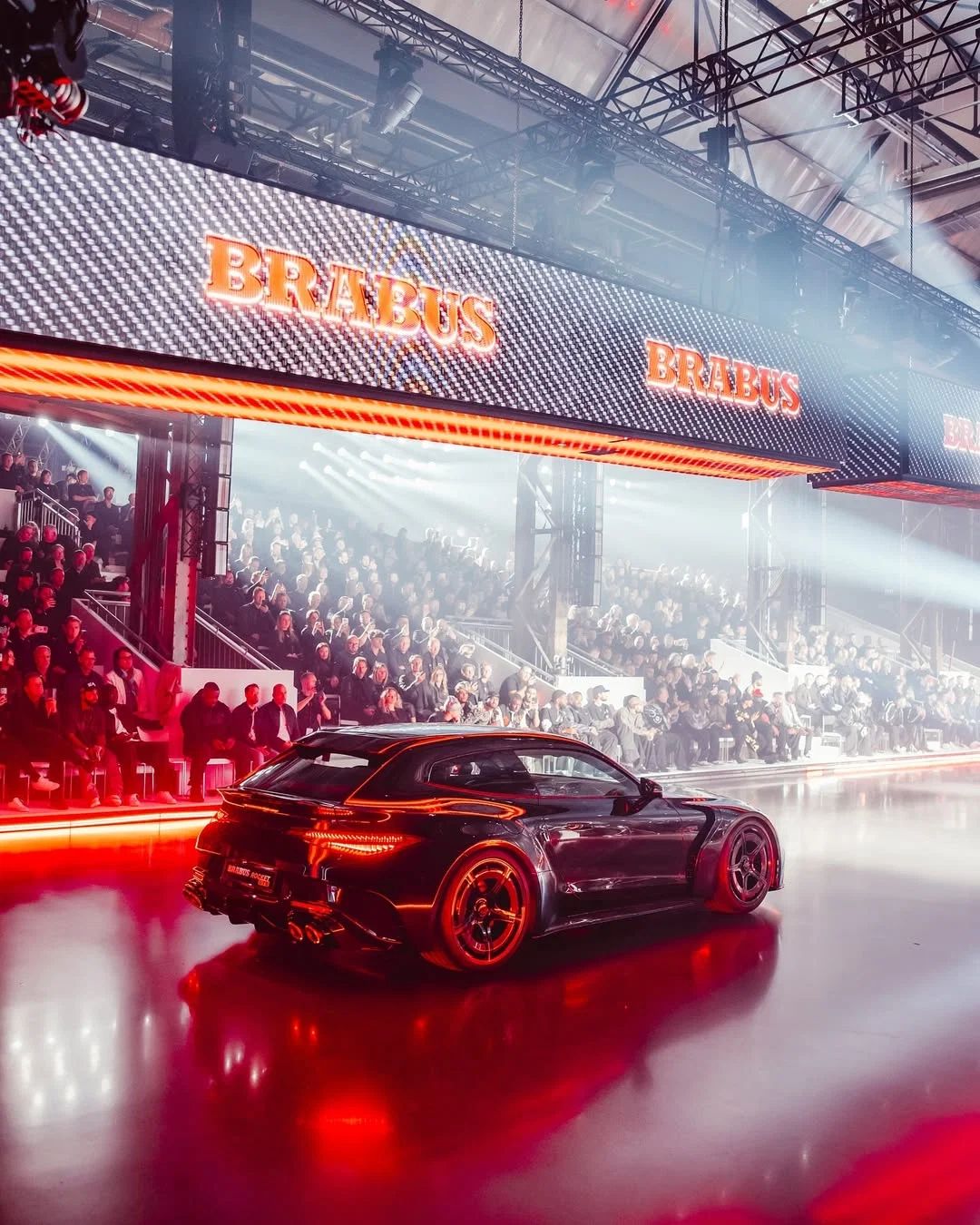 Brabus Signature Night: Brabus car presented in red light