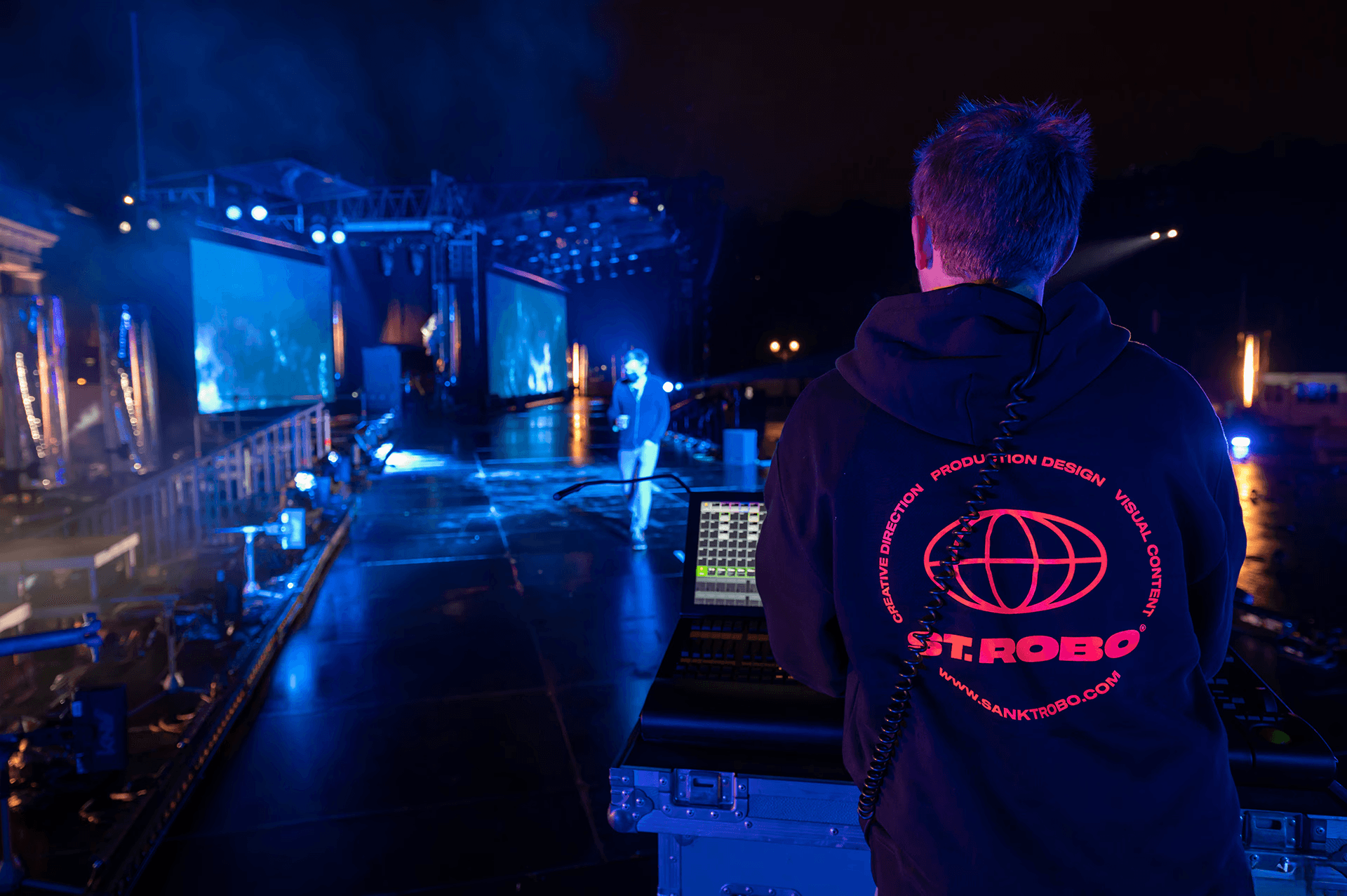 ST. ROBO crew member at the Brandenburg Gate stage